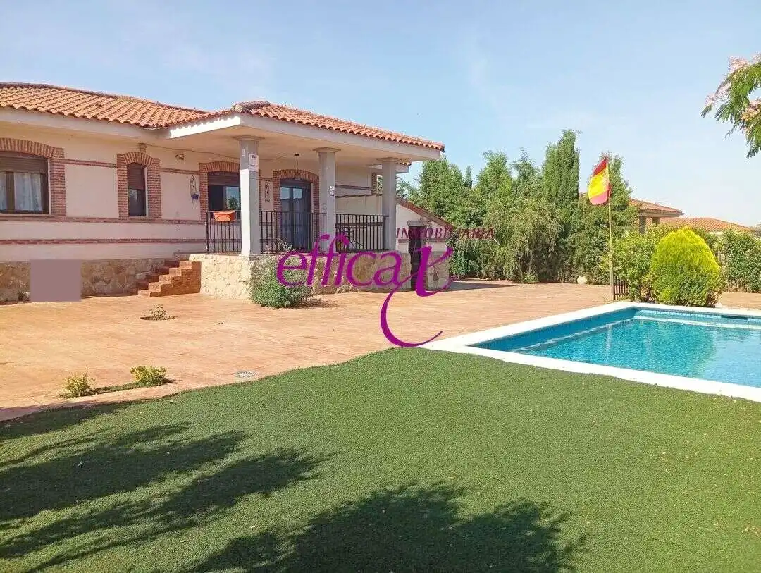 Casa o xalet en venda a Lucillos