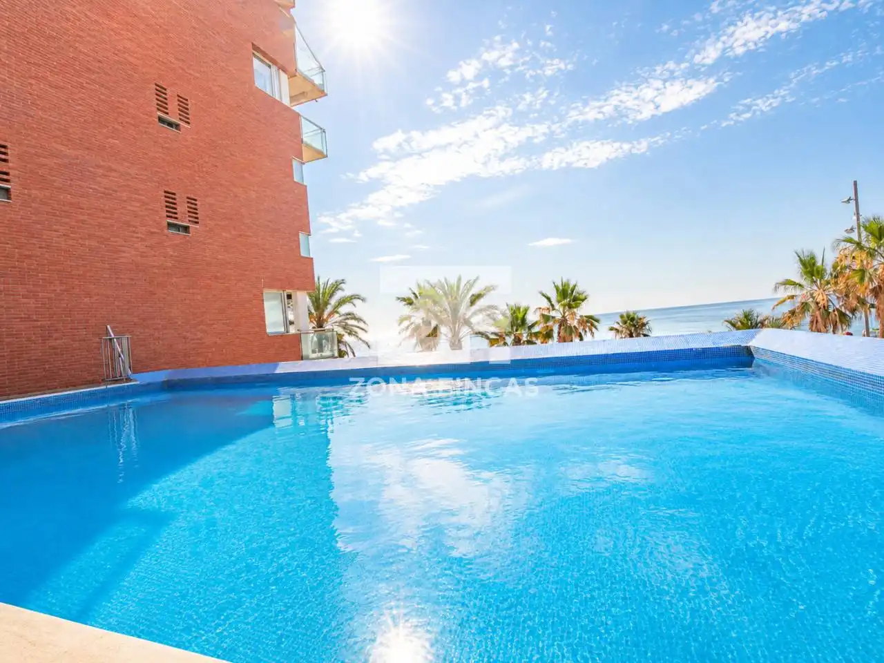 Piscina de Piso en venta en Badalona con Aire acondicionado, Calefacción y Parquet