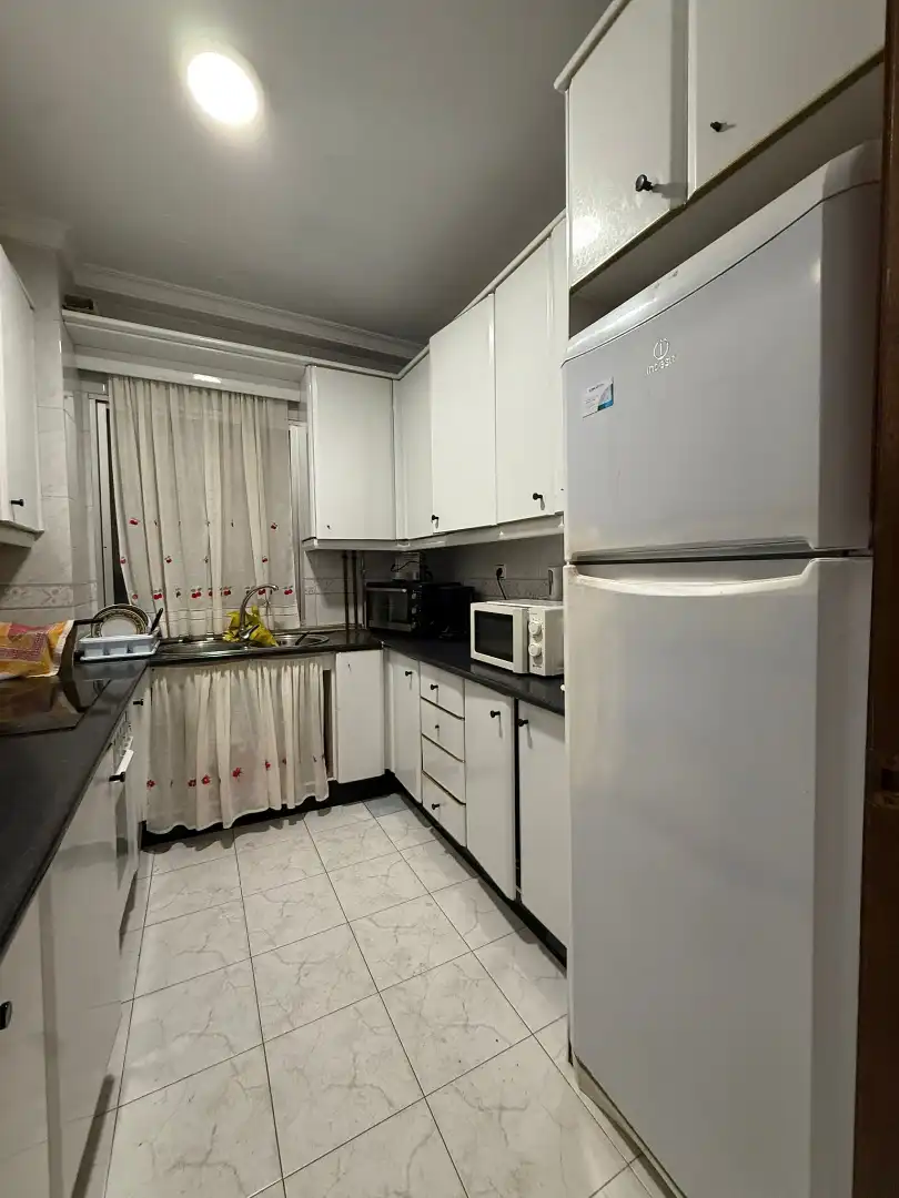 Küche von Wohnung zum Verkauf in Sevilla mit Klimaanlage, Terrasse und Möbliert