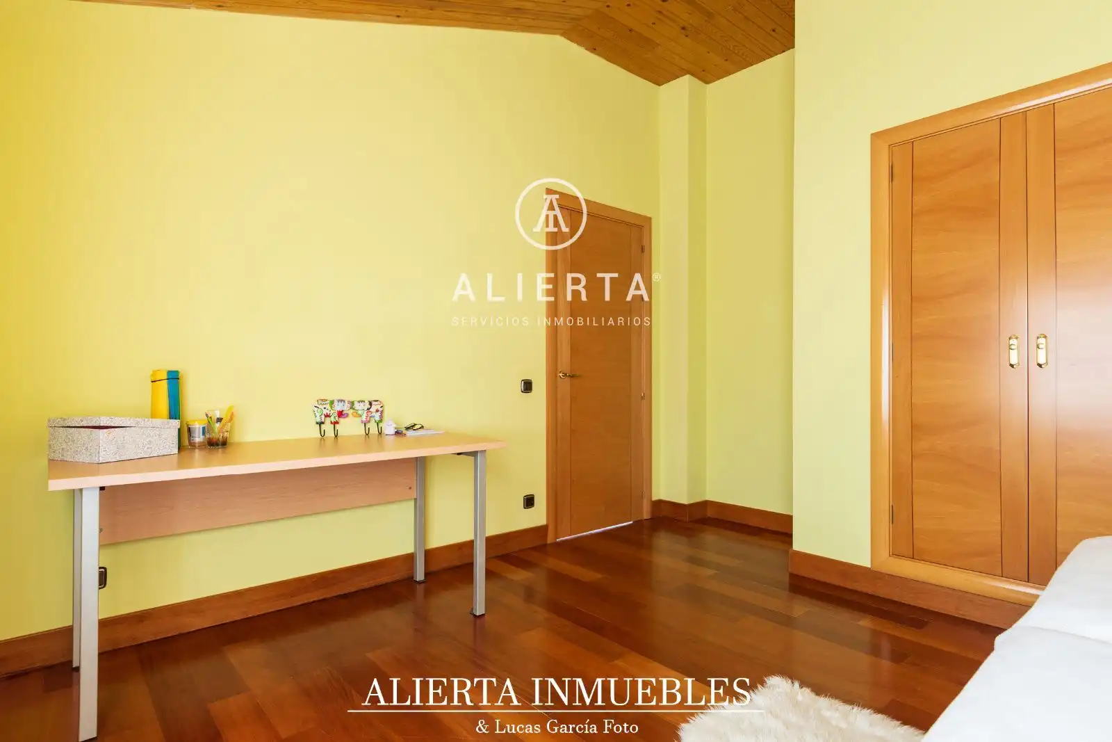 Bedroom of Houses for rent in Zaragoza  with Air Conditioner, Heating and Storage room