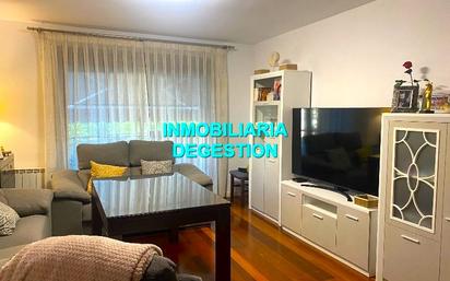 Living room of Flat for sale in Linares  with Air Conditioner and Balcony