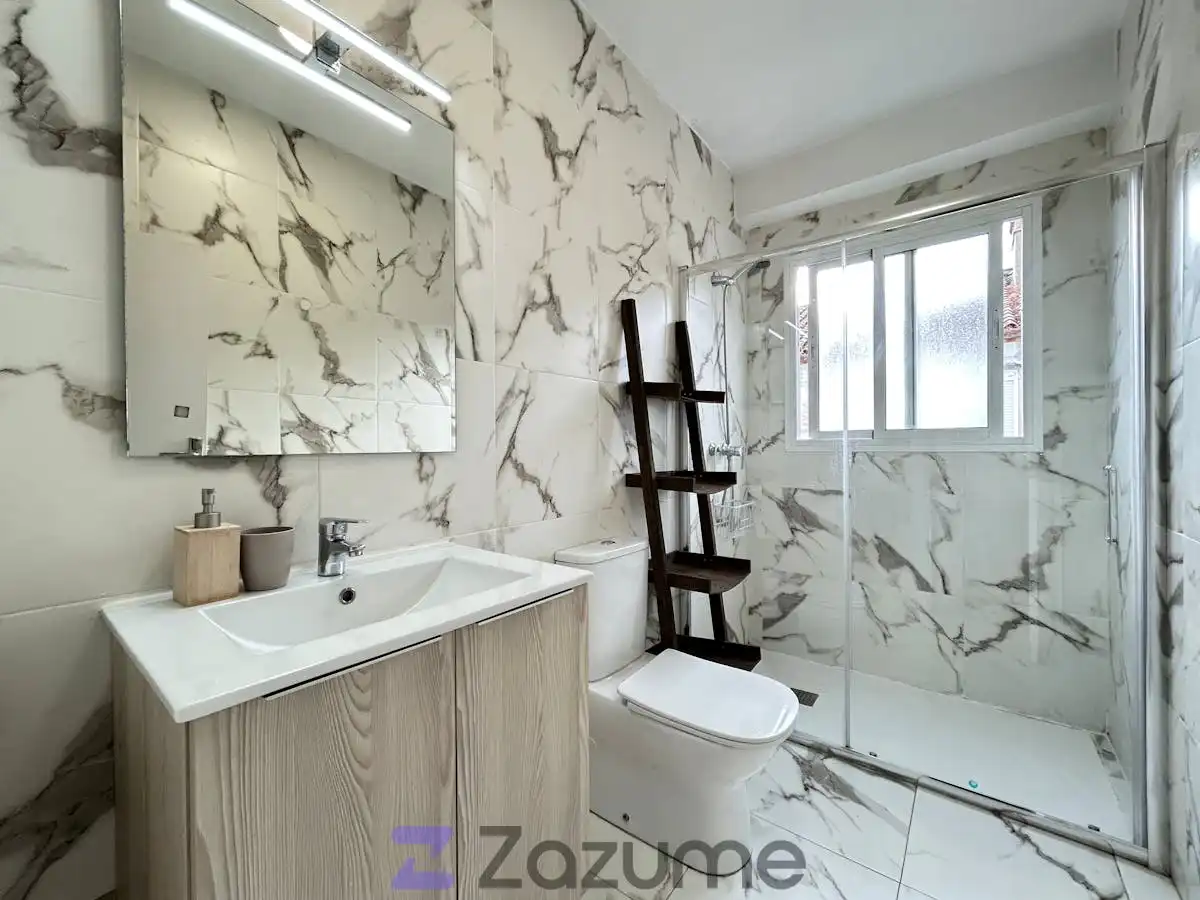 Baño de Piso de alquiler en Granada con Amueblado, Horno y Lavadora