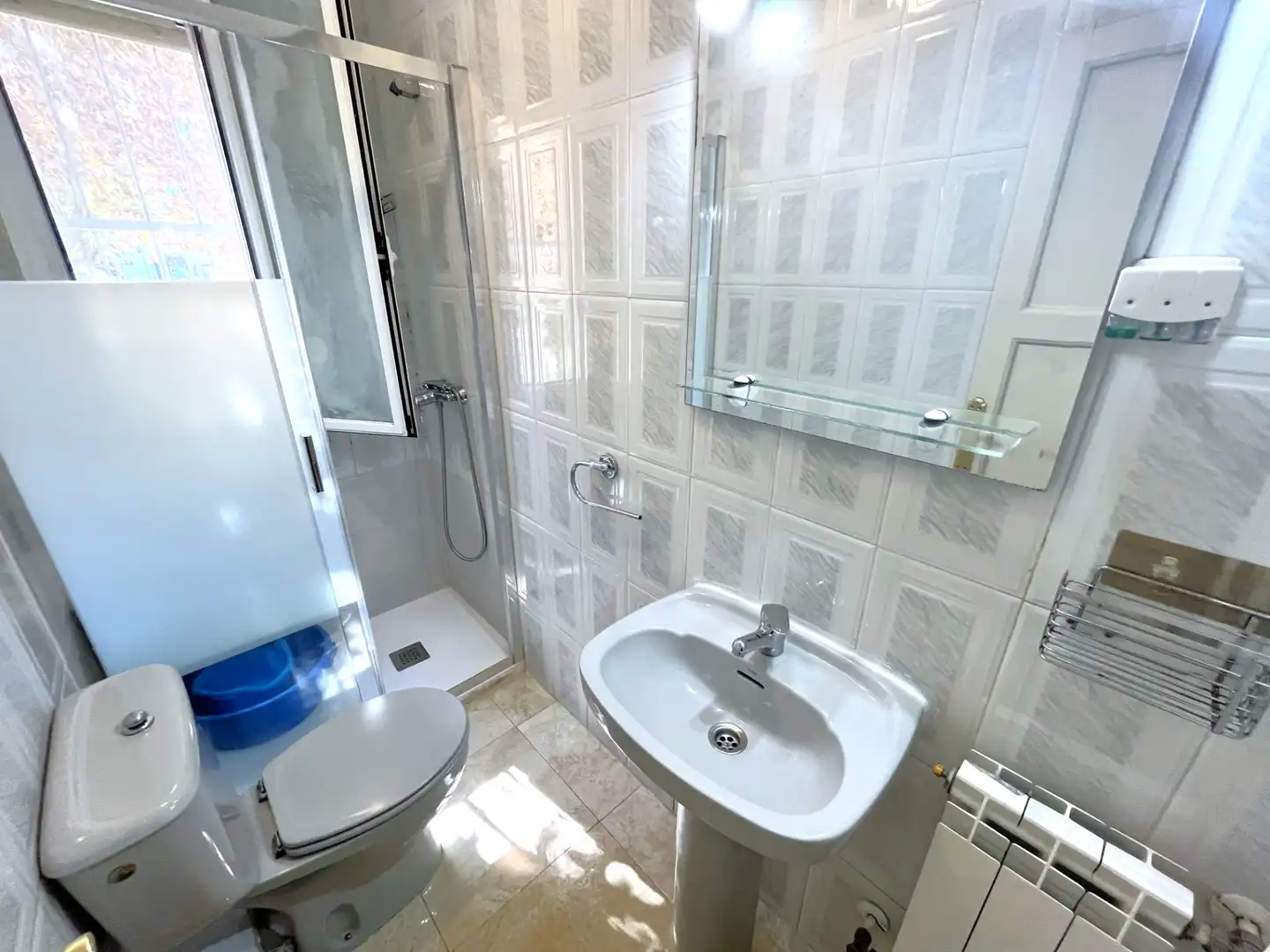 Baño de Piso en venta en Madrid con Calefacción, Amueblado y Alarma