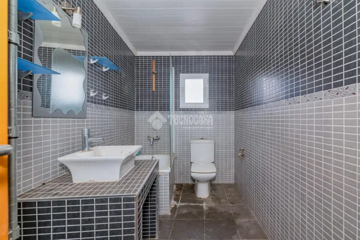 Bathroom of Detached homes for sale in Loja  with Terrace and Storage room