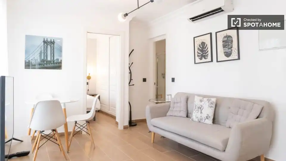 Sala de estar de Piso de alquiler en Madrid con Aire acondicionado, Calefacción y Amueblado