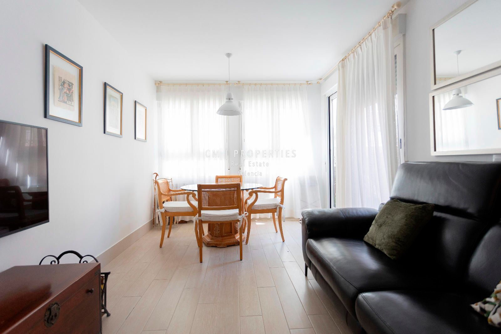 Sala d'estar de Apartament de lloguer en  Valencia Capital amb Aire condicionat, Calefacció i Parquet