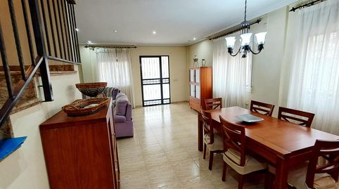 ESPECTACULAR CASA TOTALMENTE EXTERIOR, LISTA PARA ENTRAR A VIVIR  5 DORMITORIOS , 3 BAÑOS, imagen 2