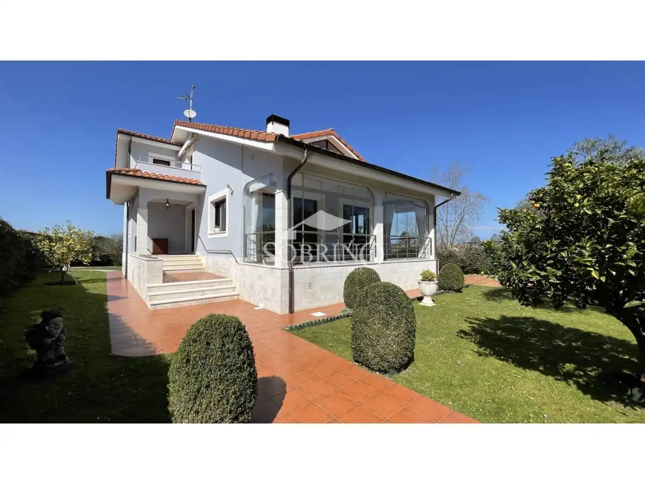 Vista exterior de Casa o xalet en venda en Llanes amb Calefacció, Jardí privat i Terrassa