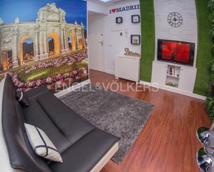 Sala d'estar de Apartament de lloguer en A Coruña Capital  amb Aire condicionat