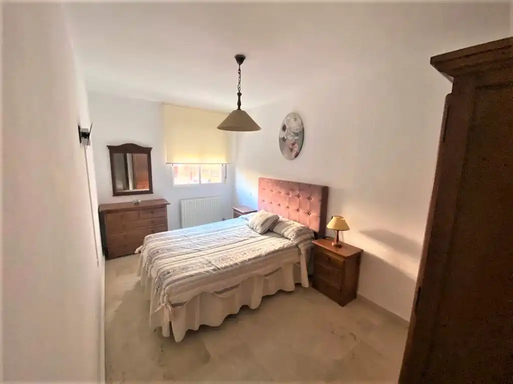 Schlafzimmer von Wohnungen zur Miete in Cáceres mit Klimaanlage, Heizung und Möbliert