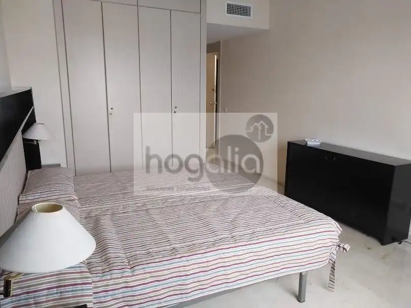 Flat for rent in Parque María Luisa -Giralda Sur