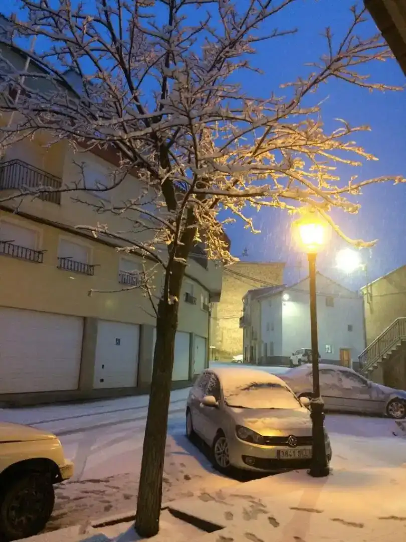 Vista exterior de Dúplex en venda en Salvacañete amb Moblat, Forn i Rentadora