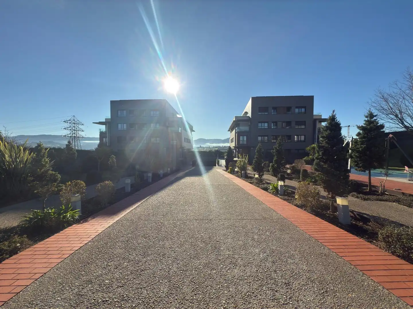 Vista exterior de Pis de lloguer en Gijón  amb Calefacció, Jardí privat i Terrassa