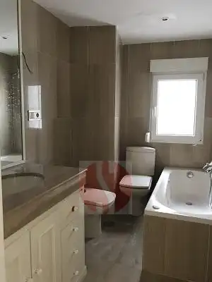 Flat with lift for sale in Reyes Católicos, imagen 6