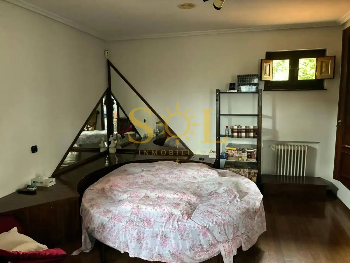 Dormitori de Casa o xalet en venda en Pravia amb Calefacció i Jardí privat