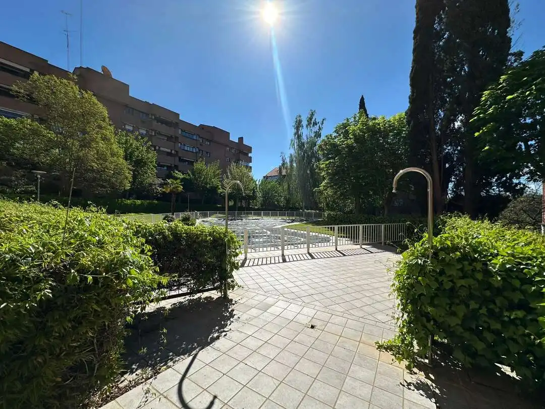 Außenansicht von Wohnung zum Verkauf in Toledo mit Klimaanlage, Heizung und Privatgarten