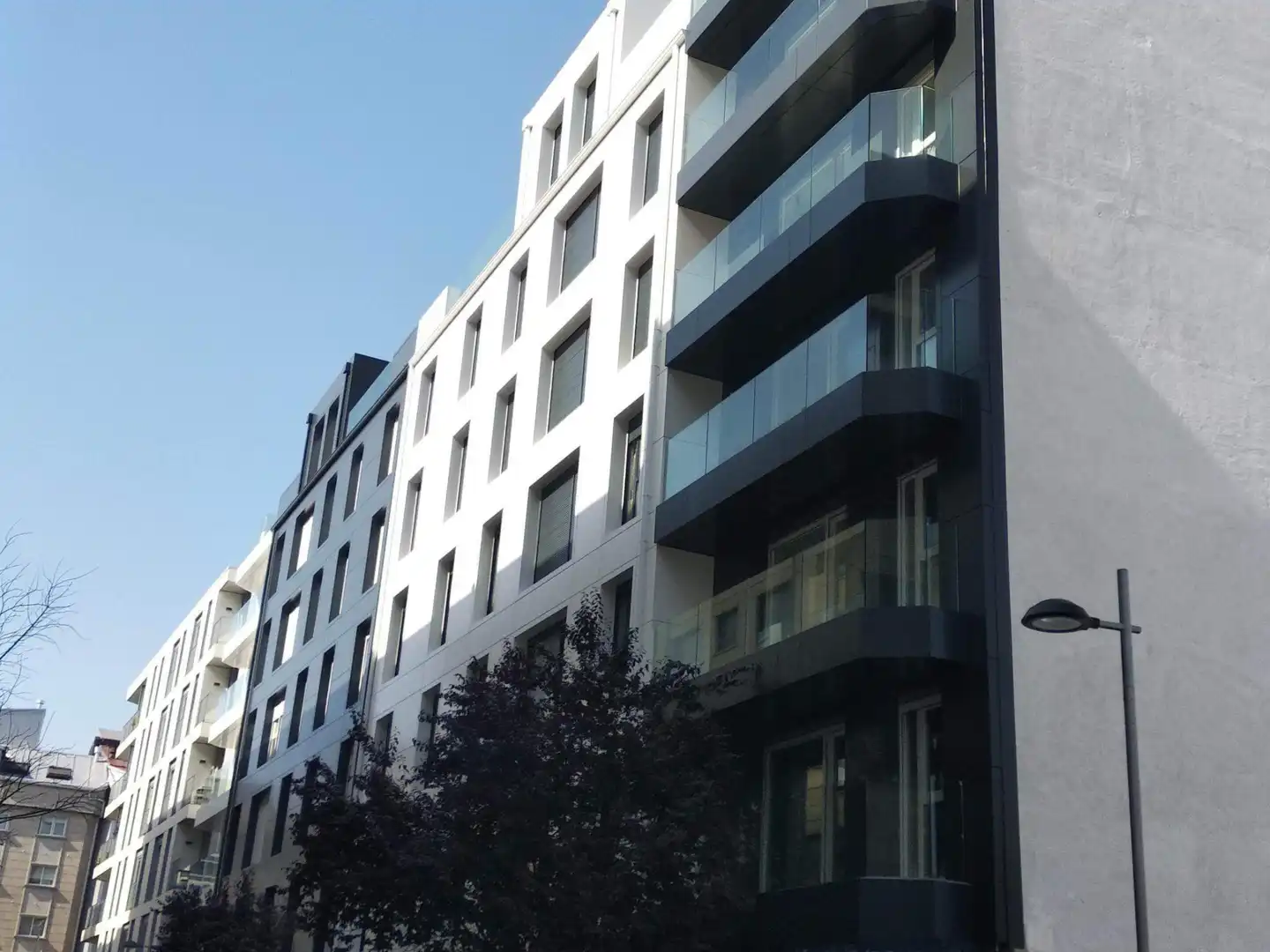 Vista exterior de Pis en venda en Pontevedra Capital  amb Calefacció, Terrassa i Traster
