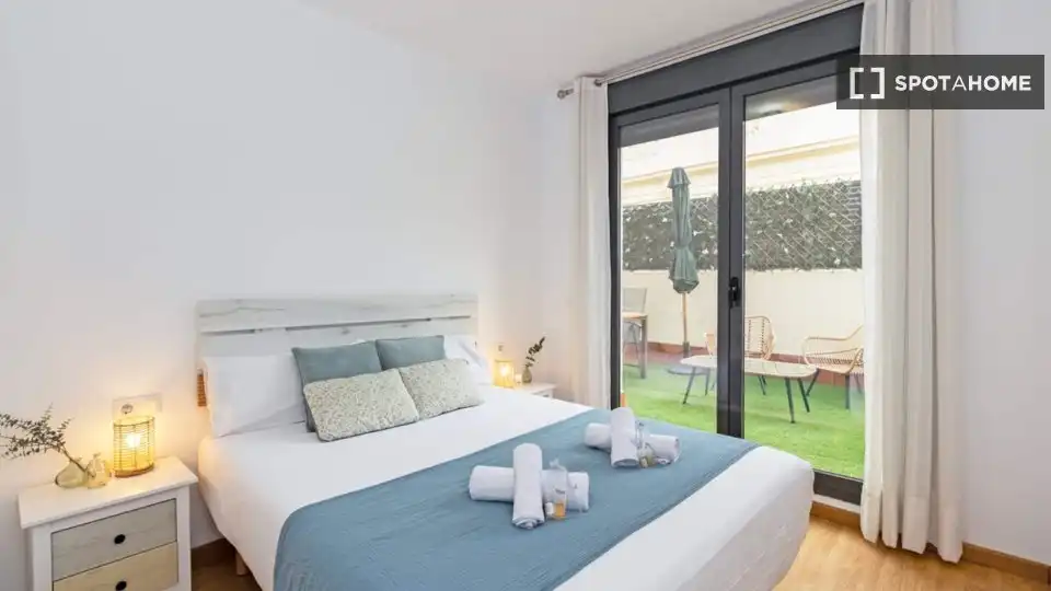 Schlafzimmer von Wohnung zur Miete in Valencia mit Klimaanlage, Heizung und Möbliert