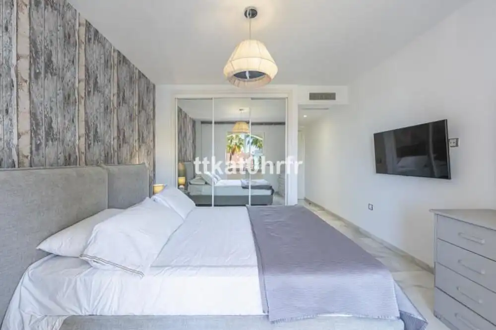 Bedroom of Apartments for rent in Marbella  with Air Conditioner, Terrace and Swimming Pool
