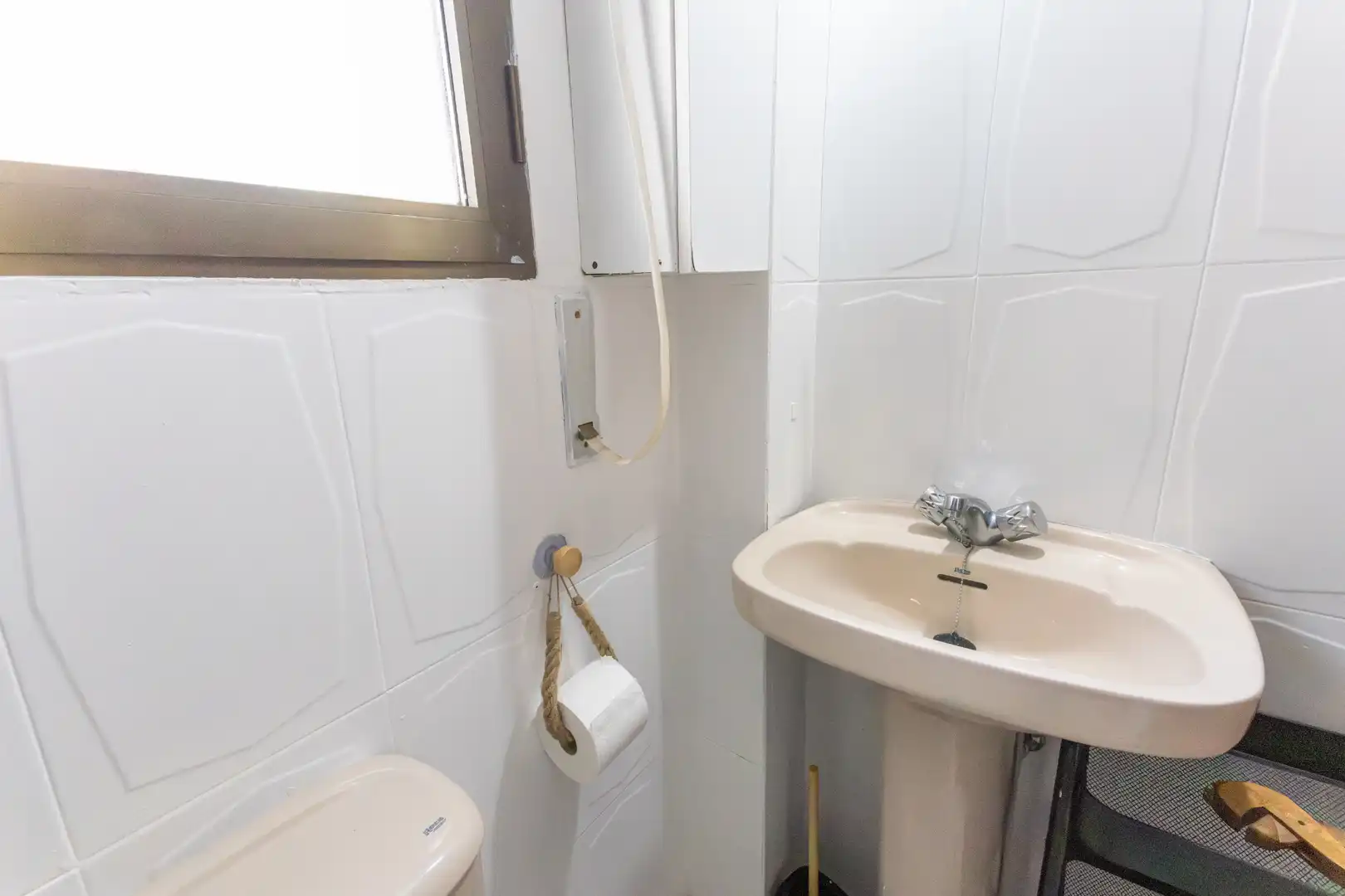 Bathroom of Houses for sale in Villanueva de la Cañada  with Air Conditioner, Heating and Private garden