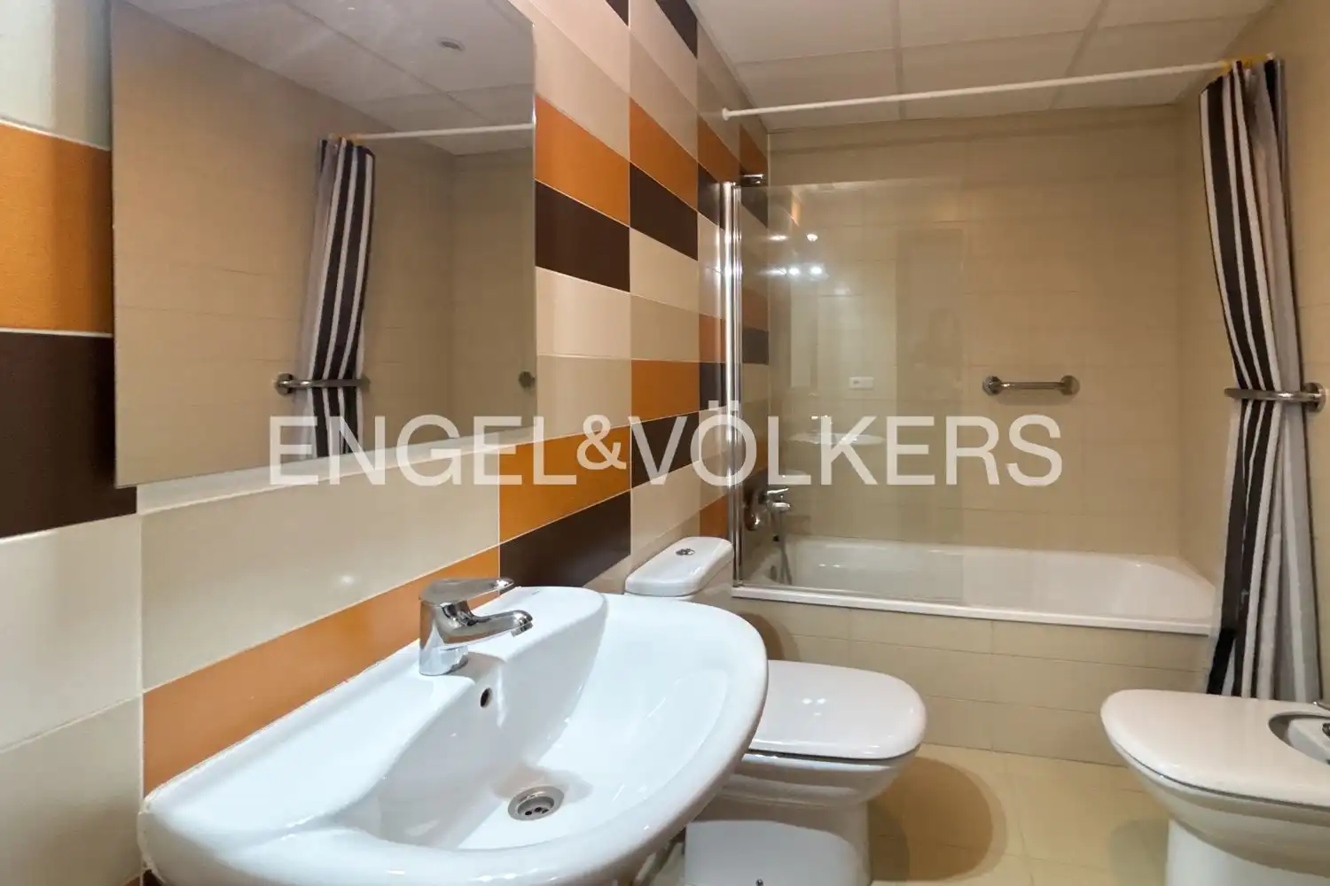 Baño de Casa o chalet de alquiler en Bétera con Aire acondicionado, Calefacción y Jardín privado