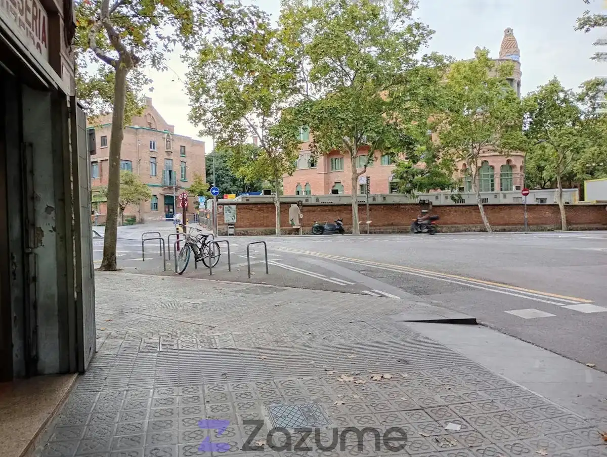 Außenansicht von Wohnung zur Miete in Barcelona mit Parkett, Terrasse und Möbliert