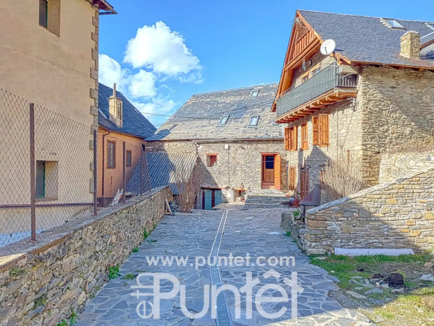 Exterior view of Houses for sale in Vielha e Mijaran  with Heating, Terrace and Furnished