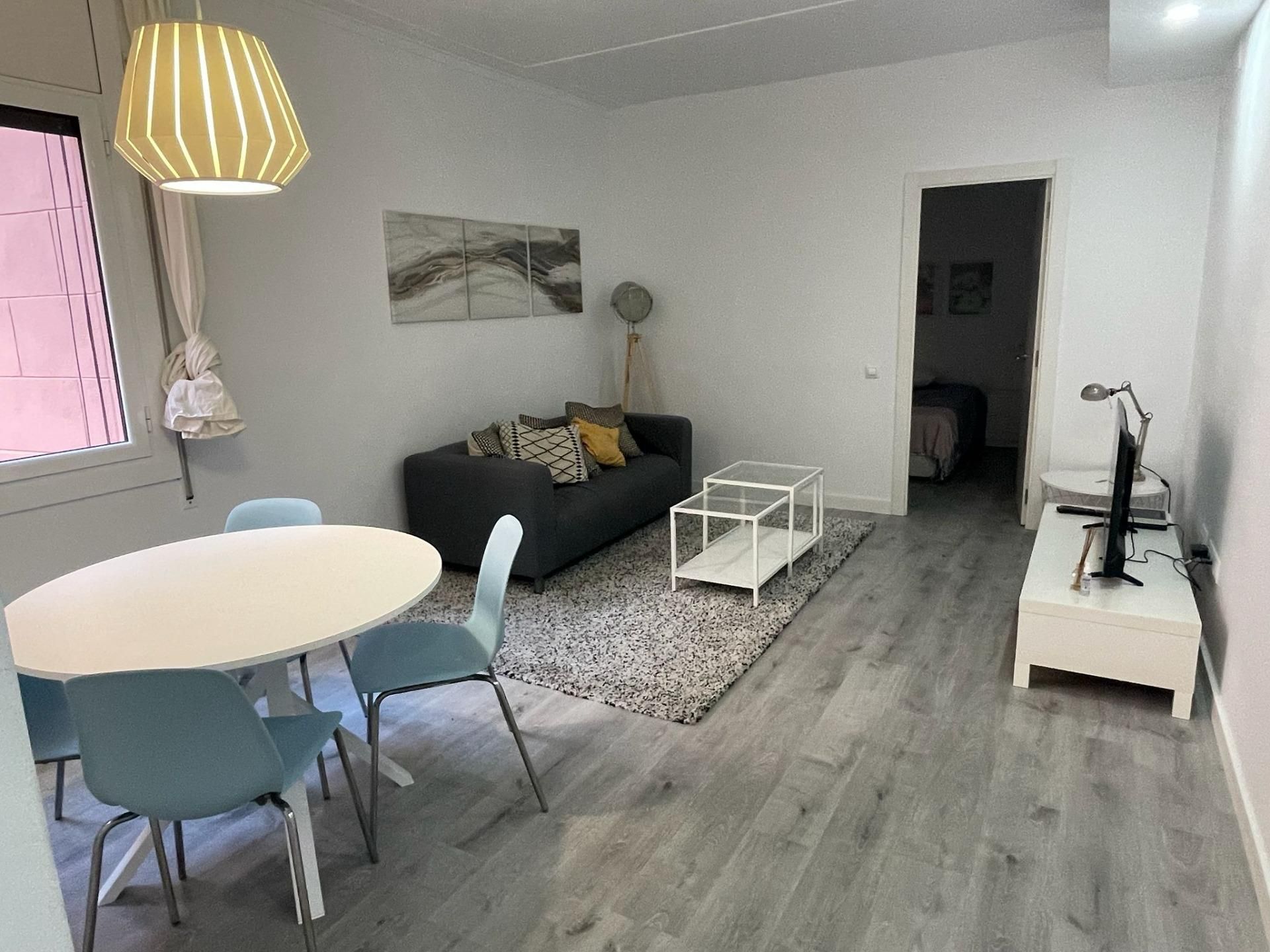 Living room of Flat for rent in  Barcelona Capital  with Air Conditioner, Parquet flooring and Furnished