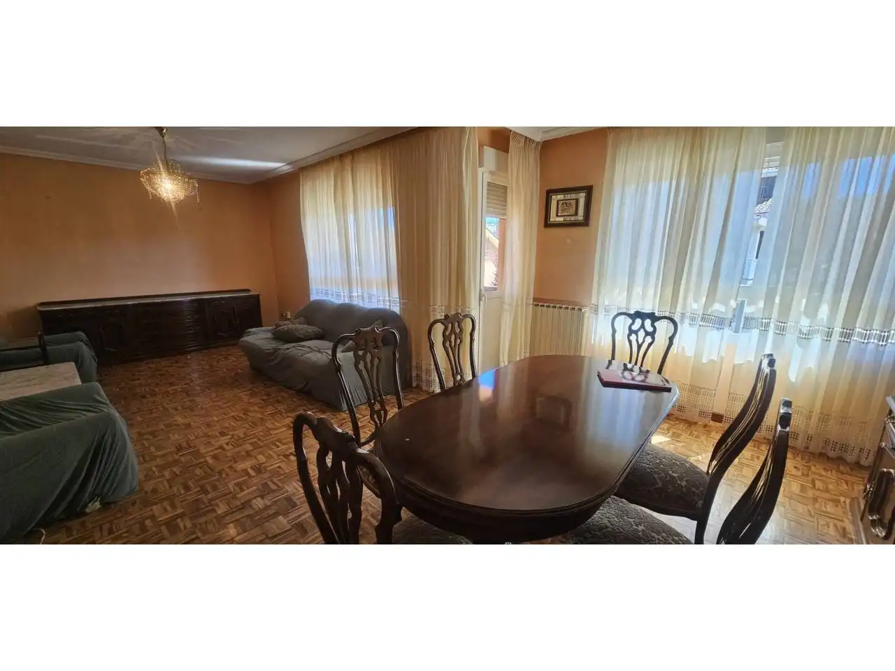 Comedor de Casa adosada en venta en Sariegos con Calefacción, Parquet y Terraza