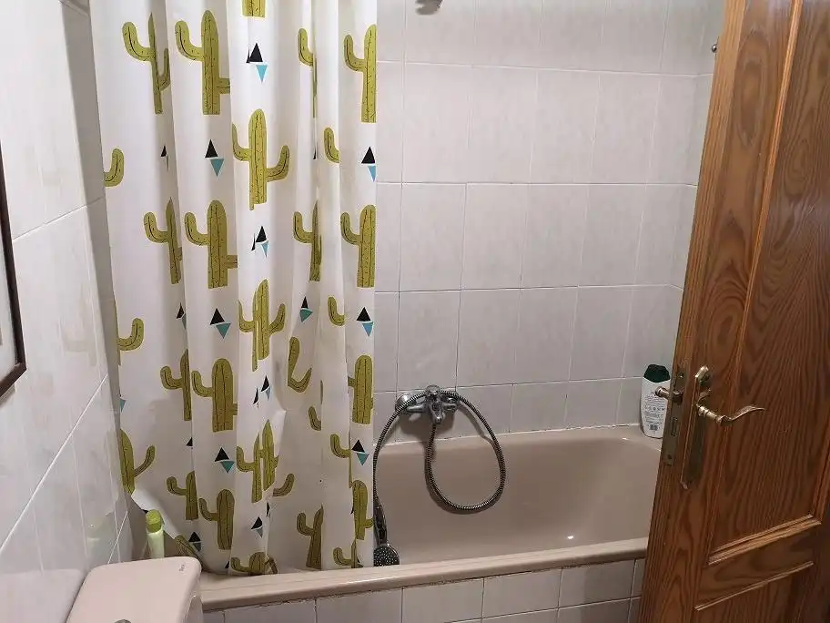 Baño de Casa adosada en venta en Galapagar con Calefacción, Jardín privado y Terraza