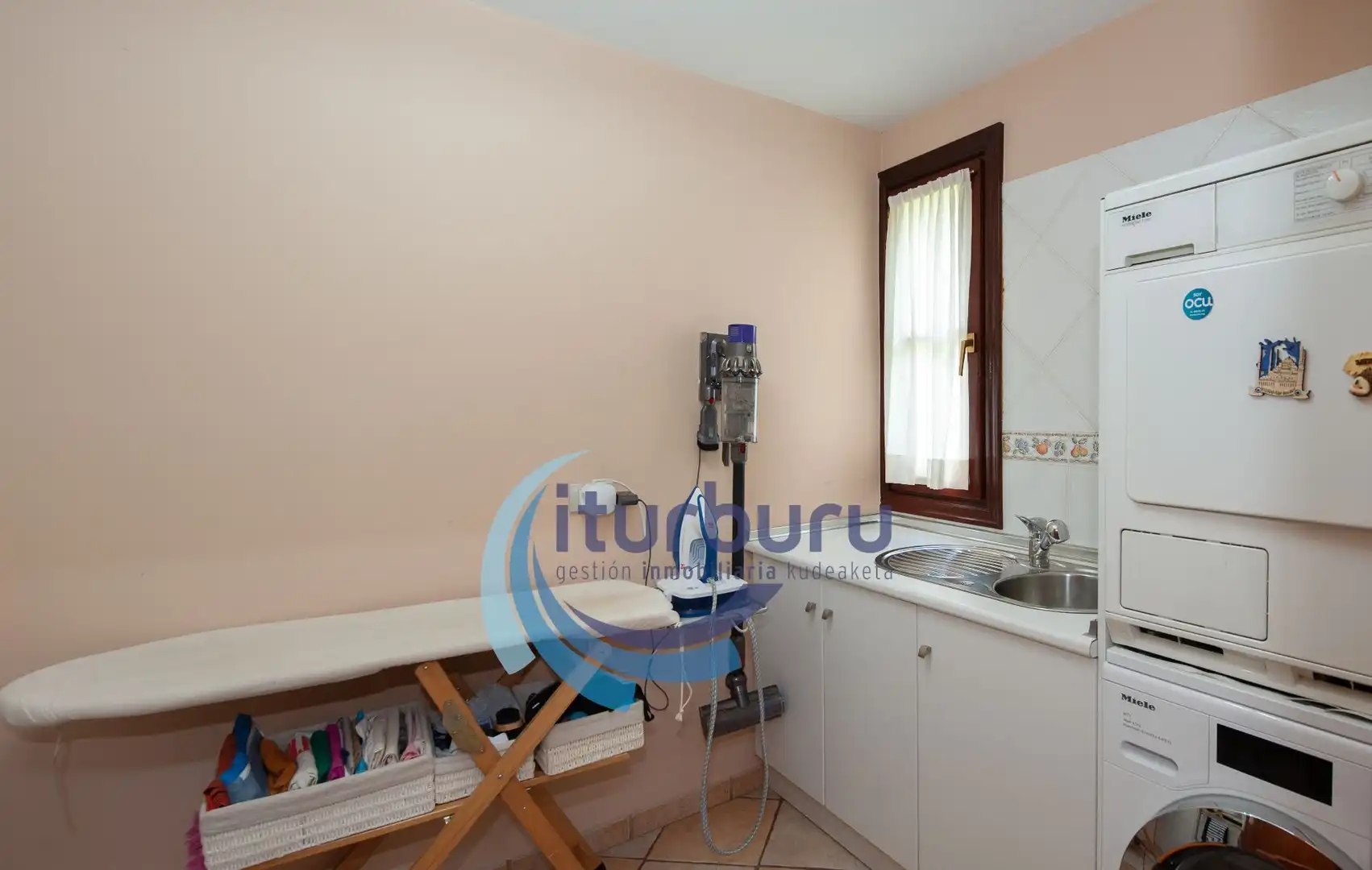 Cocina de Casa o chalet en venta en Zamudio con Calefacción, Jardín privado y Terraza