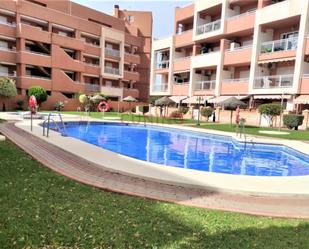 Piscina de Apartament de lloguer en Roquetas de Mar amb Aire condicionat, Terrassa i Piscina