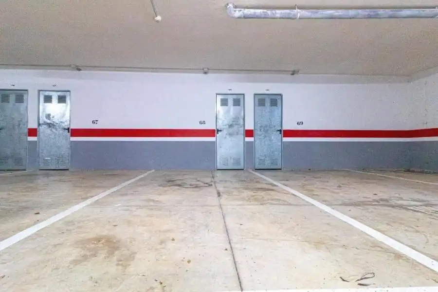 Aparcament de Apartament en venda en Pueblo Latino