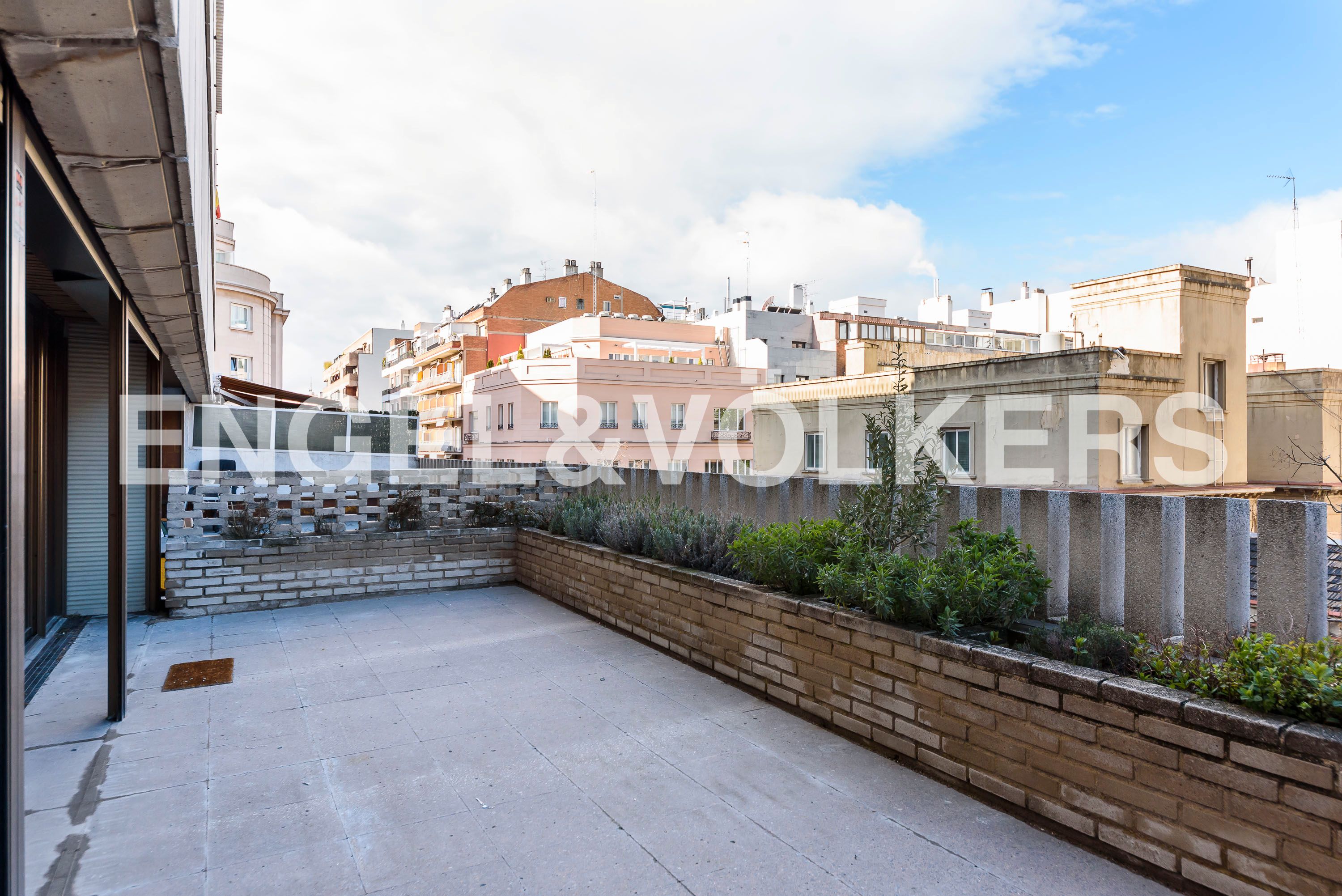 Terrassa de Apartament de lloguer en  Madrid Capital amb Aire condicionat, Calefacció i Parquet