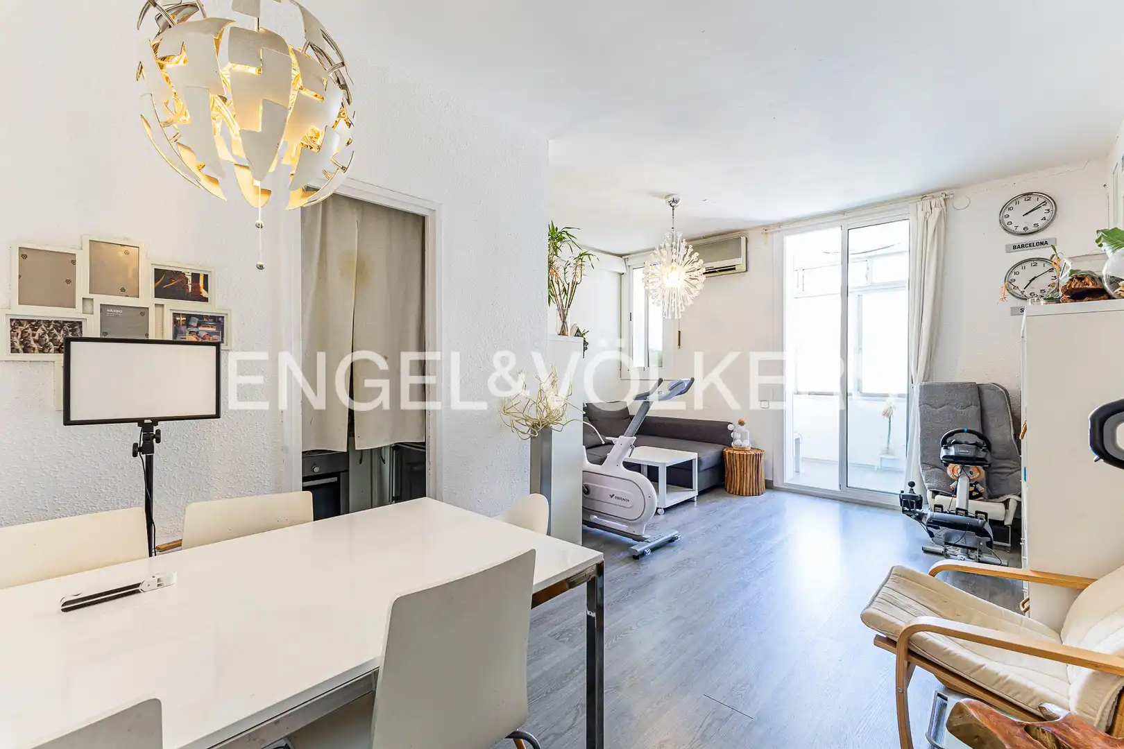 Vista exterior de Piso en venta en Barcelona con Aire acondicionado, Calefacción y Parquet