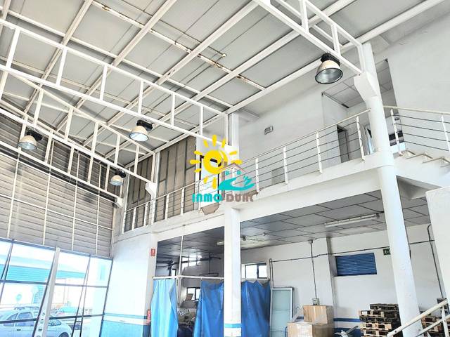 Nave industrial en Alquiler en Carretera de Sevilla - Los Montitos