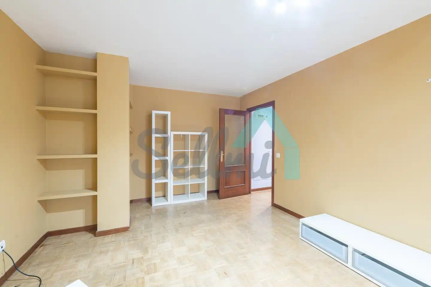 Flat for rent in Oviedo   with Heating, Parquet flooring and Furnished