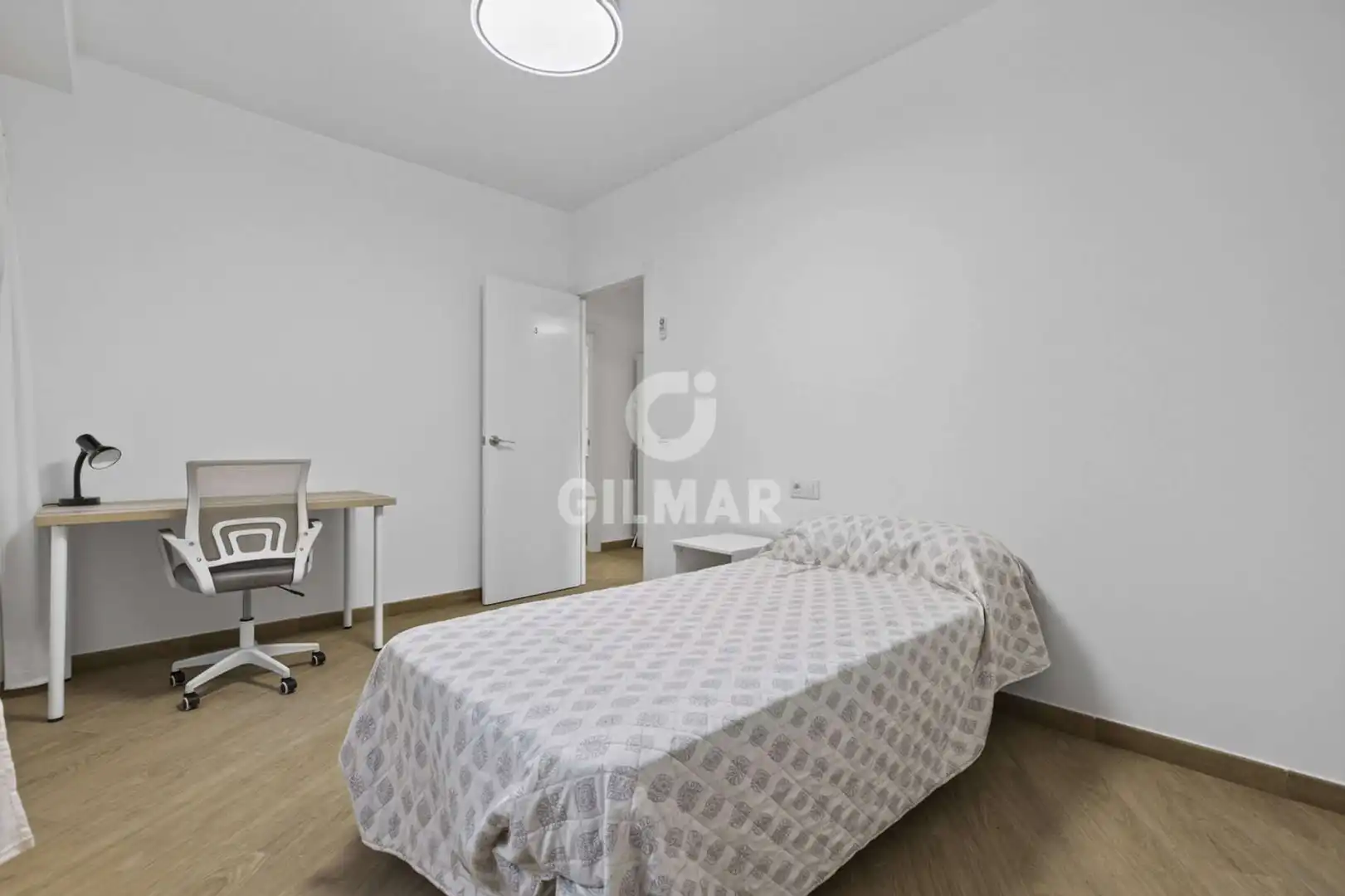 Habitación de Piso en venta en Sevilla con Calefacción y Jardín privado