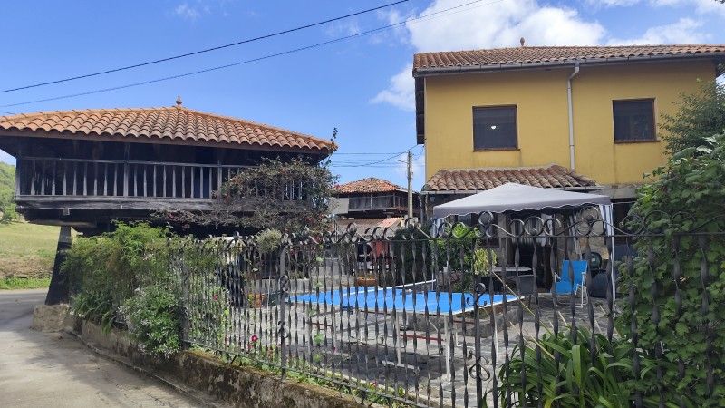 Country house for sale in Pravia  with Terrace and Storage room
