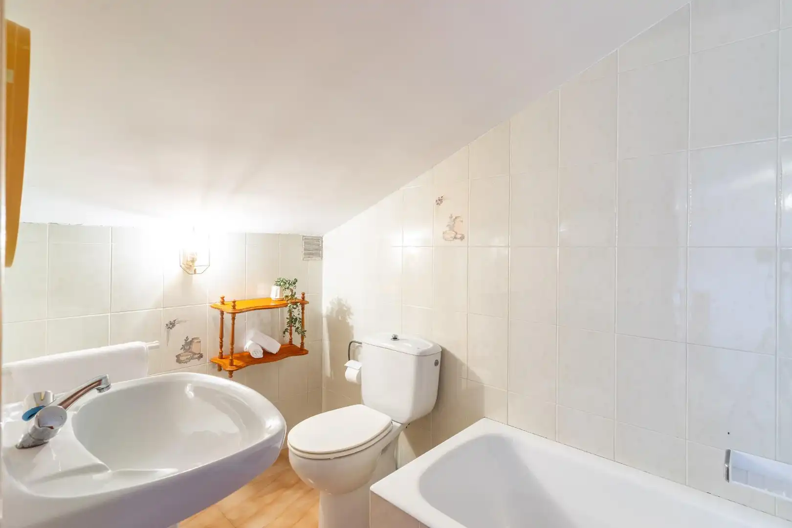 Bathroom of Attic for sale in Santa Marina del Rey  with Heating and Furnished