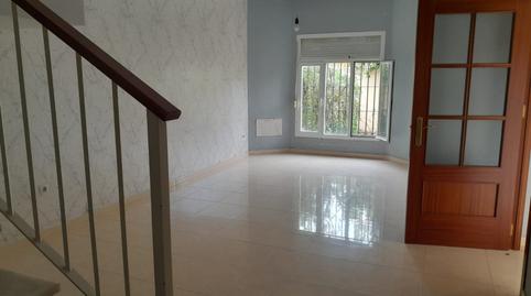 Foto 3 de Casa adosada en venta en C/ Ermita de la Oliva, Caballero Bonald - San José Obrero - Guadalcacín, Cádiz