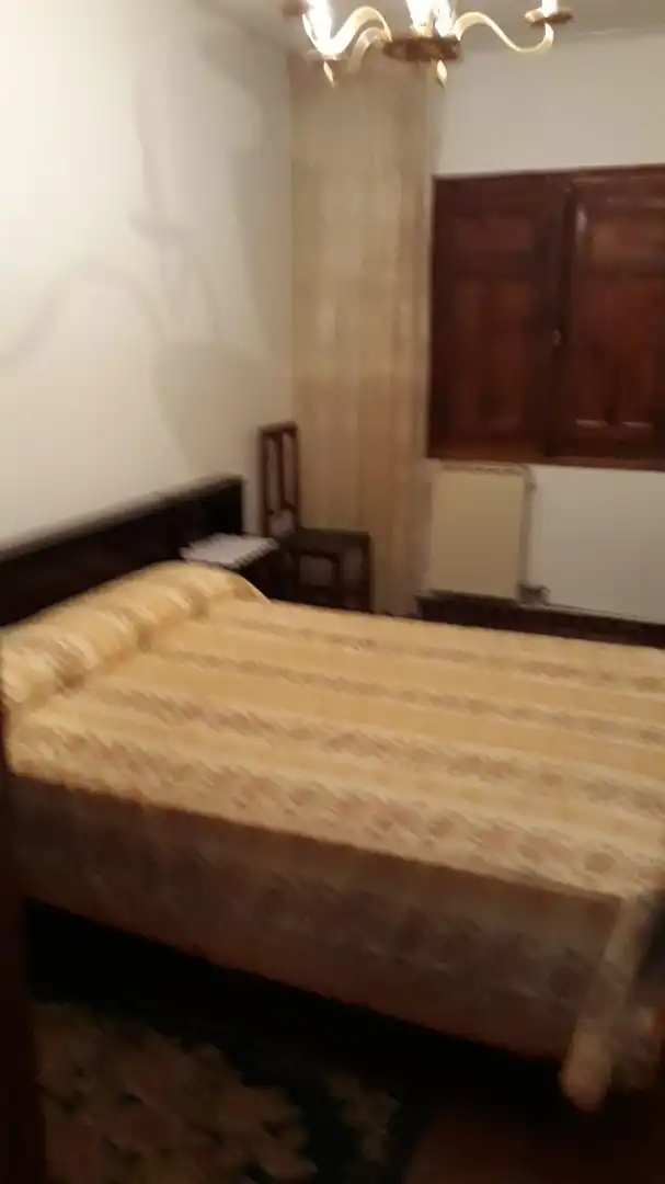 Habitación de Casa adosada en venta en Covarrubias con Jardín privado y Amueblado