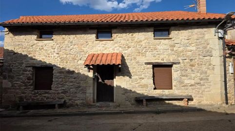 Foto 4 de Casa adosada en venda a Calle Arriba Cozl, 7, Aguilar de Campoo, Palencia