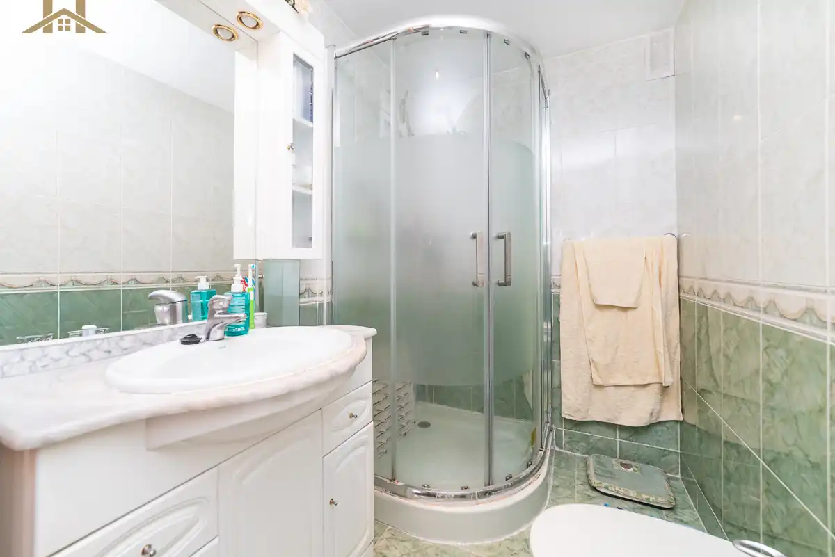 Baño de Piso en venta en Móstoles con Aire acondicionado y Calefacción