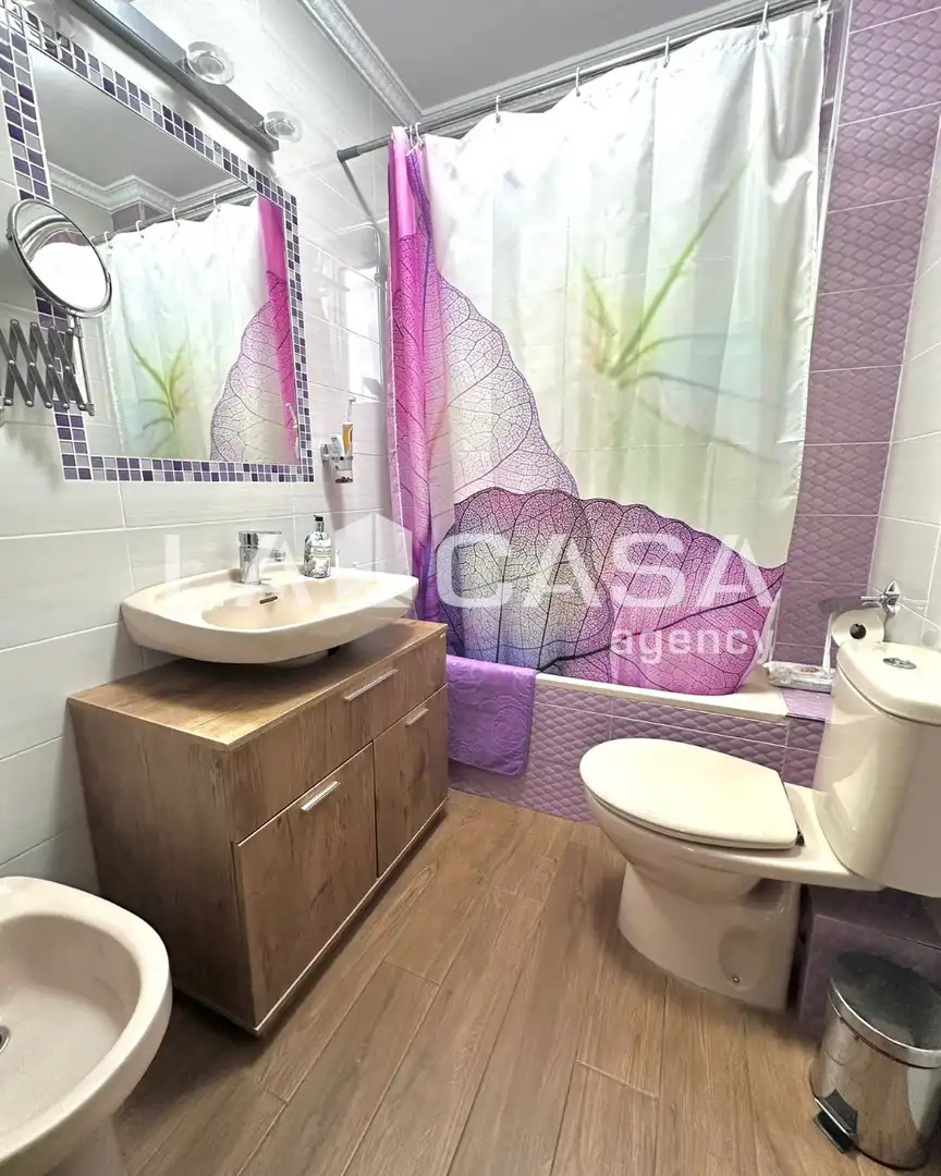 Bathroom of Flat for sale in Sevilla  with Terrace