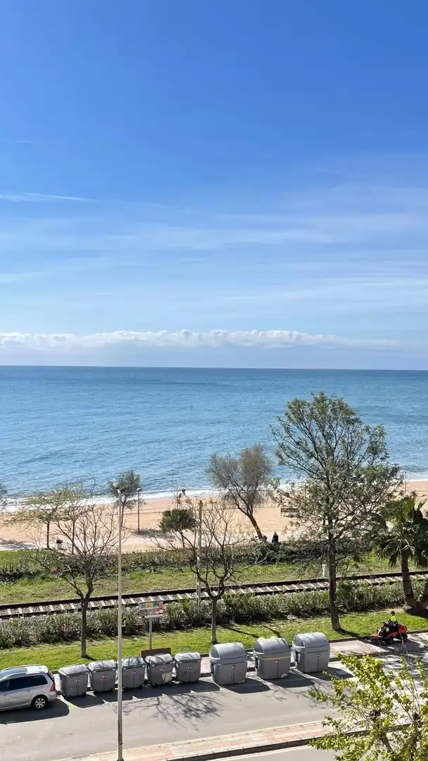 Vista exterior de Apartamento en venta en Pineda de Mar con Aire acondicionado, Amueblado y Piscina comunitaria
