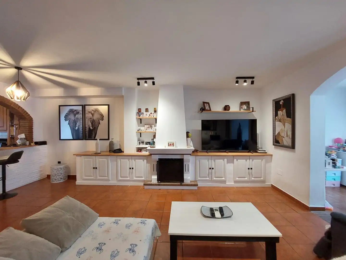 Living room of Detached homes for sale in Benahavís  with Air Conditioner, Heating and Private garden