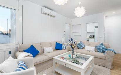 Living room of Flat for sale in  Barcelona Capital  with Air Conditioner, Heating and Balcony