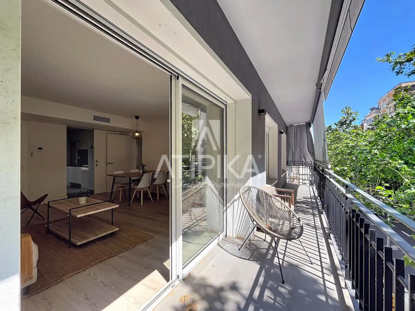 Terrasse von Wohnung zum Verkauf in Barcelona mit Klimaanlage, Parkett und Balkon
