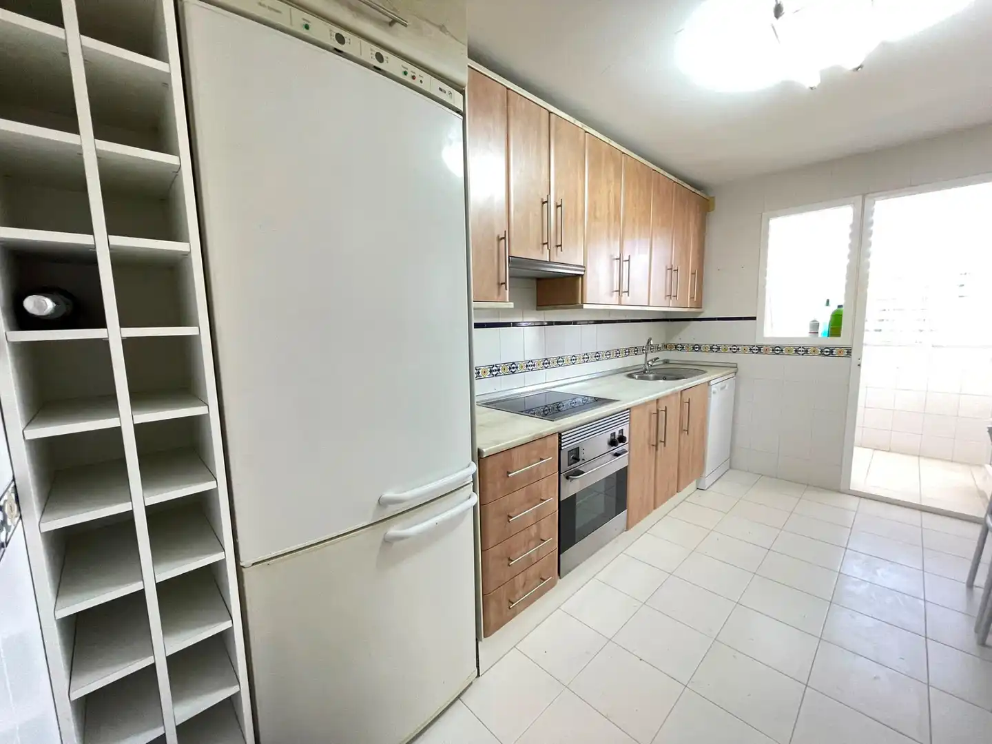 Cocina de Piso de alquiler en Málaga con Terraza, Trastero y Horno